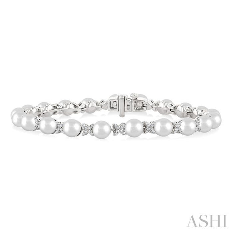 5 MM Cultured Pearl and 1/2 Ctw Round Cut Diamond Floral Fashion Bracelet in 14K White Gold
